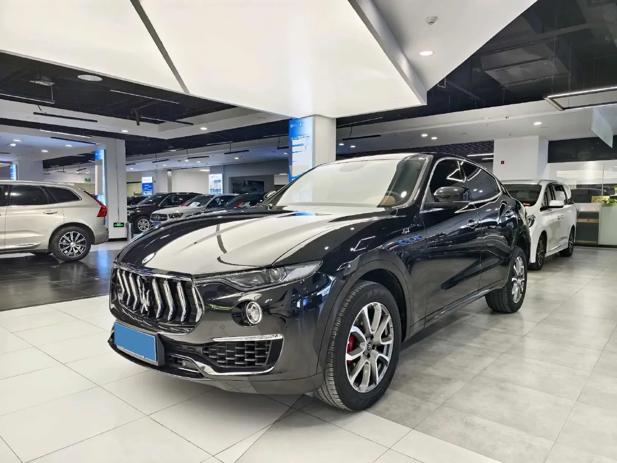 2022 Maserati Levante 2.0T 330HP L4 8AT,autocango,china used car exporter,china ev exporter,chinese used car exporter,chinese used ev exporter