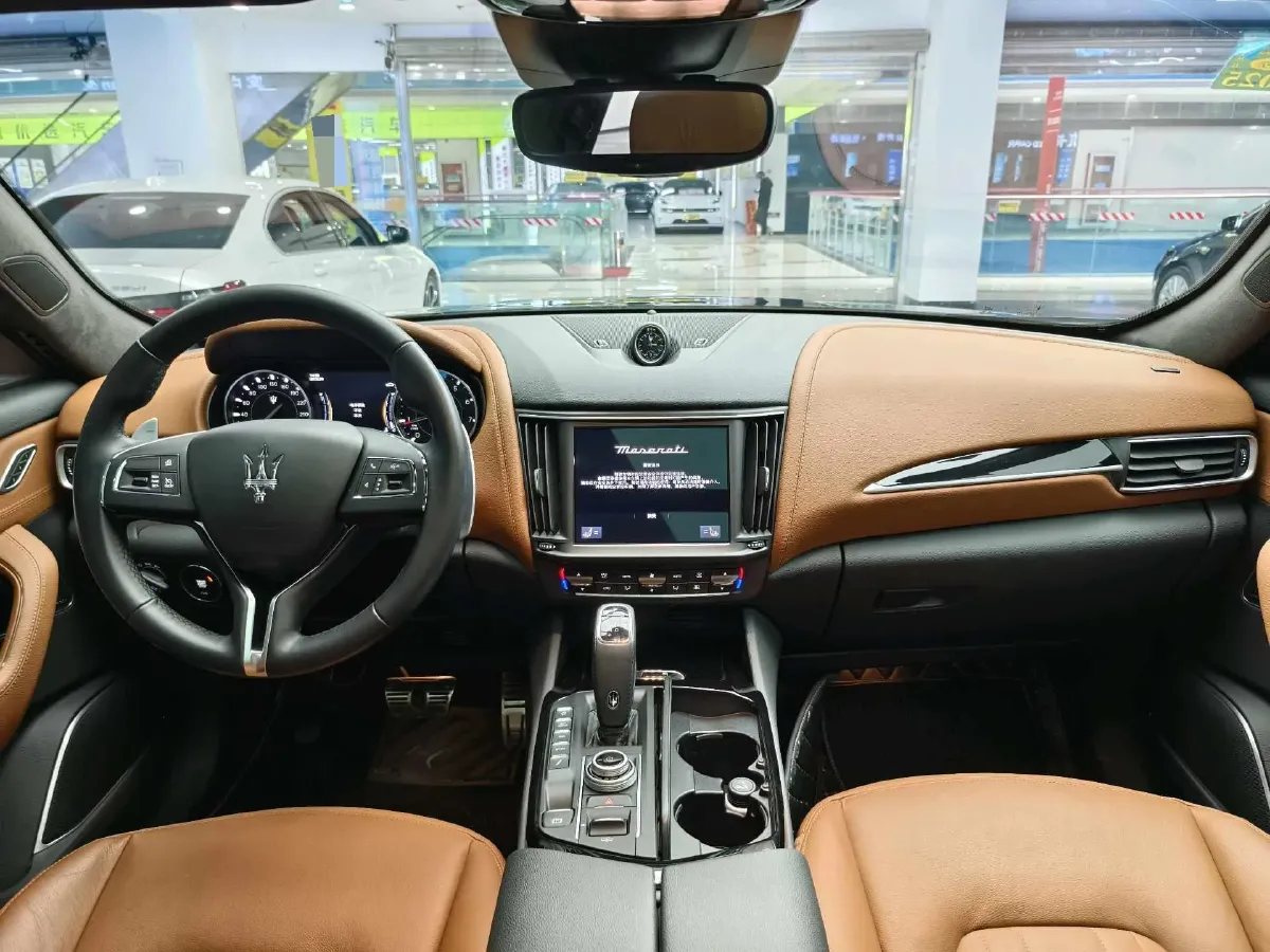 2022 Maserati Levante 2.0T 330HP L4 8AT,autocango,china used car exporter,china ev exporter,chinese used car exporter,chinese used ev exporter