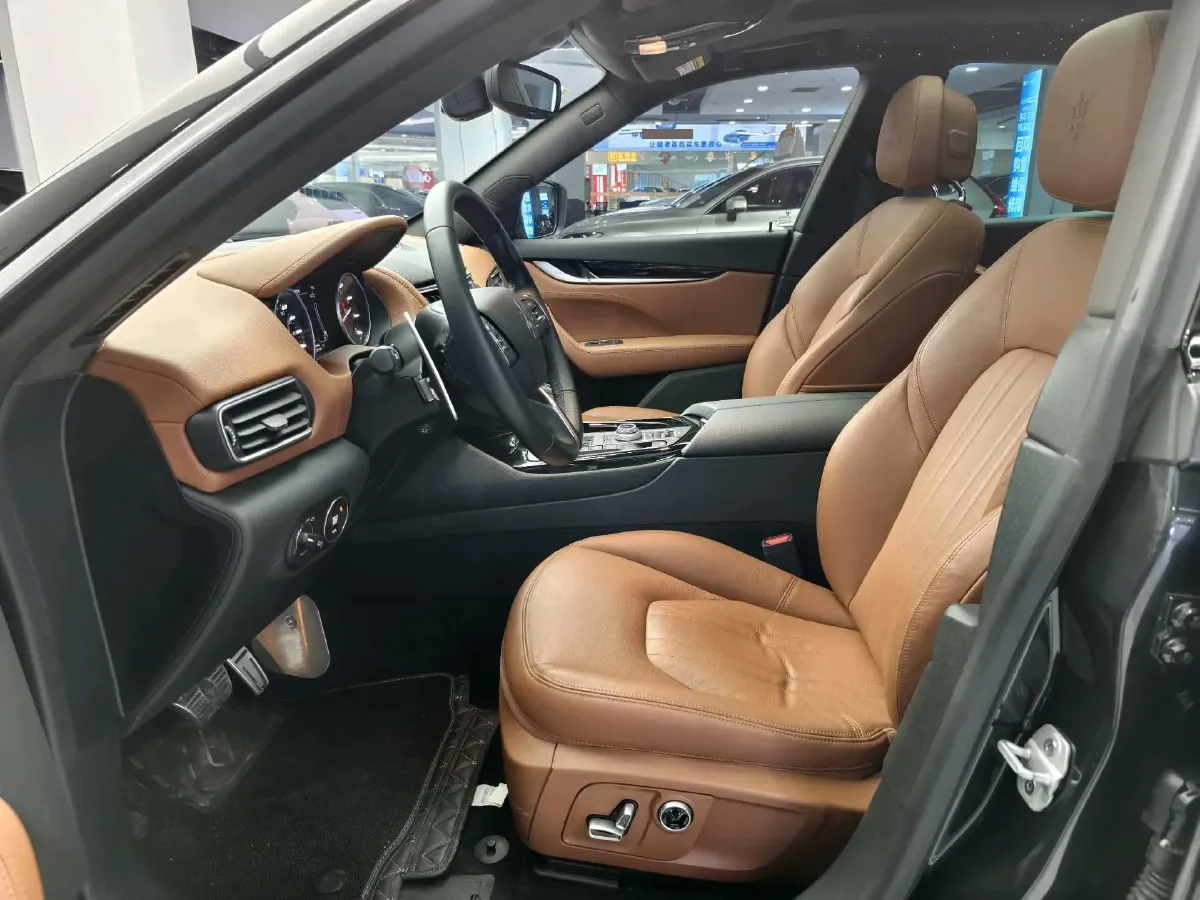 2022 Maserati Levante 2.0T 330HP L4 8AT,autocango,china used car exporter,china ev exporter,chinese used car exporter,chinese used ev exporter