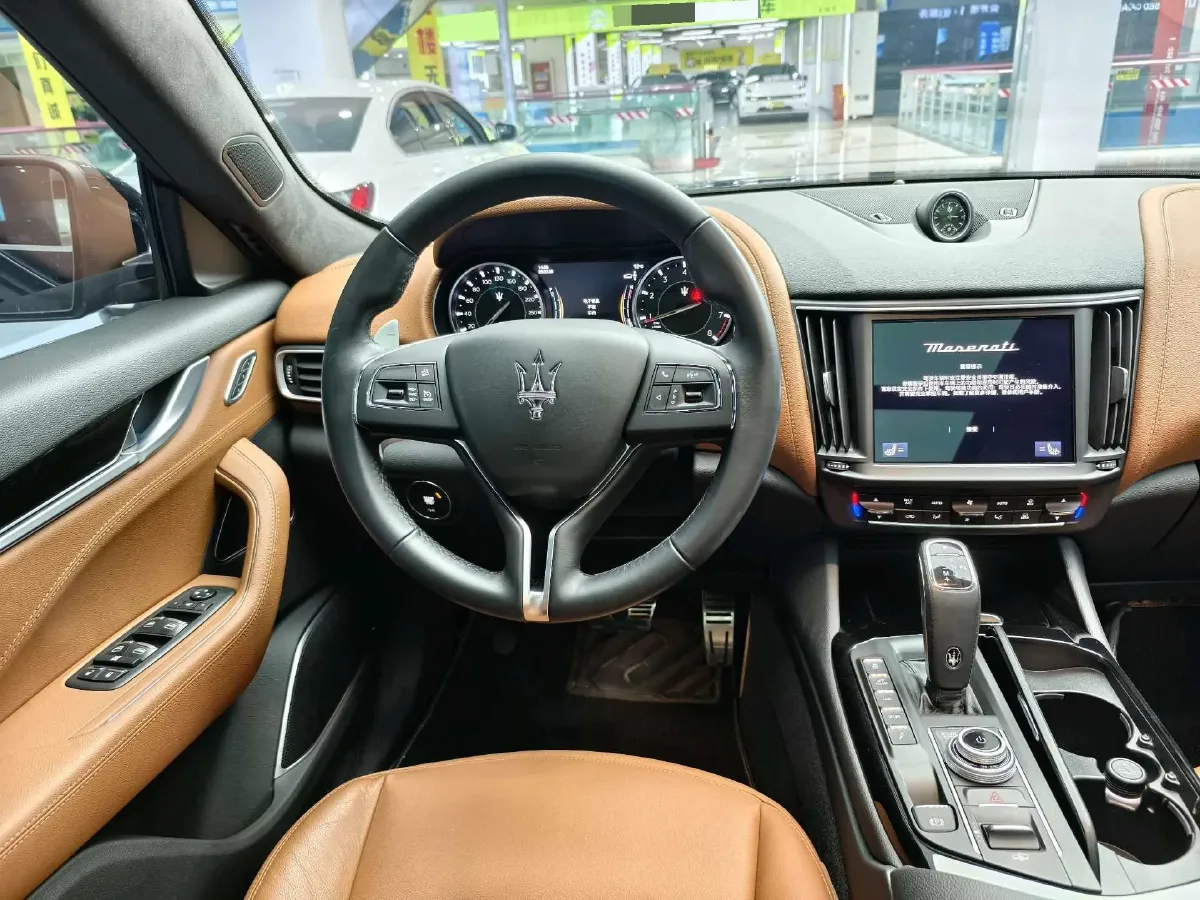 2022 Maserati Levante 2.0T 330HP L4 8AT,autocango,china used car exporter,china ev exporter,chinese used car exporter,chinese used ev exporter