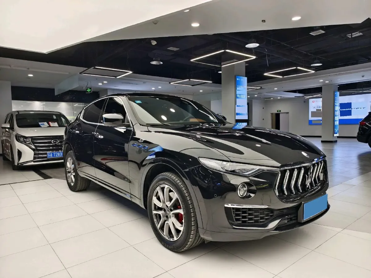 2022 Maserati Levante 2.0T 330HP L4 8AT,autocango,china used car exporter,china ev exporter,chinese used car exporter,chinese used ev exporter