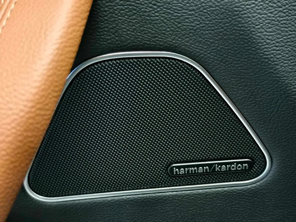 2022 Maserati Levante 2.0T 330HP L4 8AT,autocango,china used car exporter,china ev exporter,chinese used car exporter,chinese used ev exporter