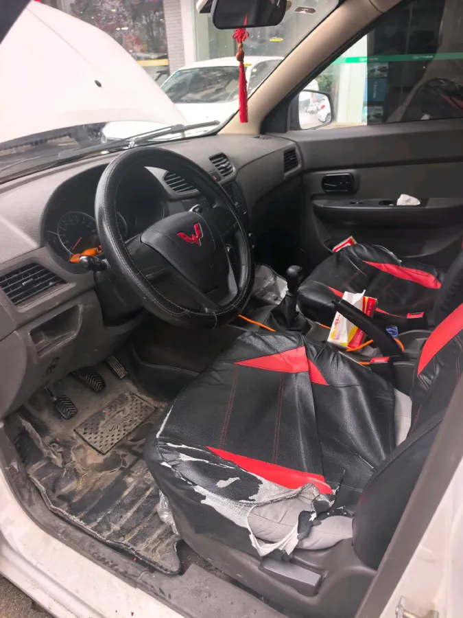 2021 WuLing HongGuang 1.5L 99HP L4 6MT,autocango,china used car exporter,china ev exporter,chinese used car exporter,chinese used ev exporter