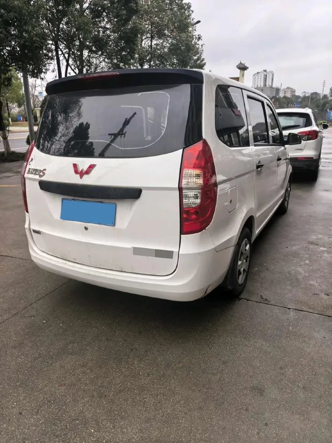 2021 WuLing HongGuang 1.5L 99HP L4 6MT,autocango,china used car exporter,china ev exporter,chinese used car exporter,chinese used ev exporter