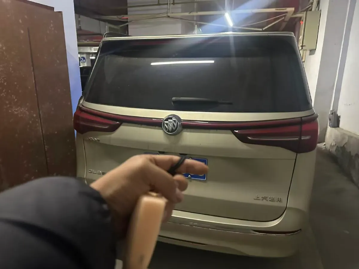 2023 Buick GL8 2.0T 237HP L4 9AT,autocango,china used car exporter,china ev exporter,chinese used car exporter,chinese used ev exporter