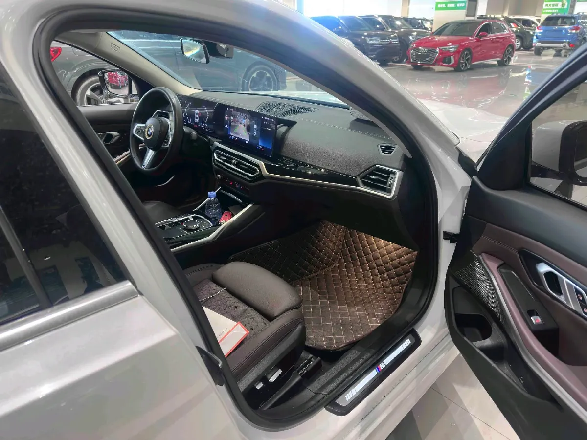 2023 BMW 3 Series 2.0T 156HP L4 8AT,autocango,china used car exporter,china ev exporter,chinese used car exporter,chinese used ev exporter