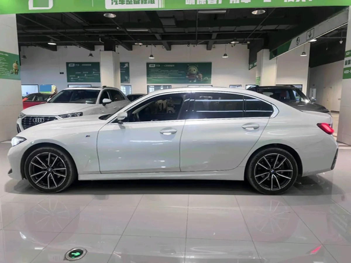2023 BMW 3 Series 2.0T 156HP L4 8AT,autocango,china used car exporter,china ev exporter,chinese used car exporter,chinese used ev exporter