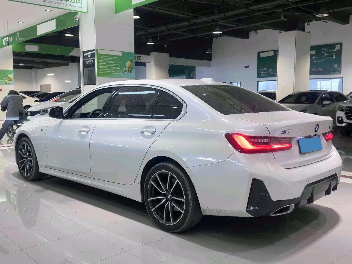 2023 BMW 3 Series 2.0T 156HP L4 8AT,autocango,china used car exporter,china ev exporter,chinese used car exporter,chinese used ev exporter