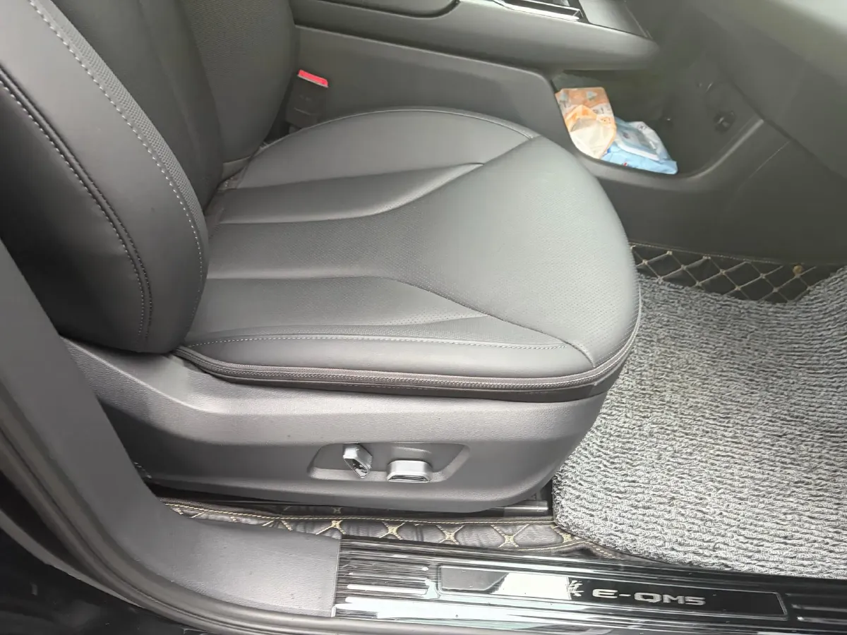 2023 HongQi E-QM5 BEV 54KWH,autocango,china used car exporter,china ev exporter,chinese used car exporter,chinese used ev exporter