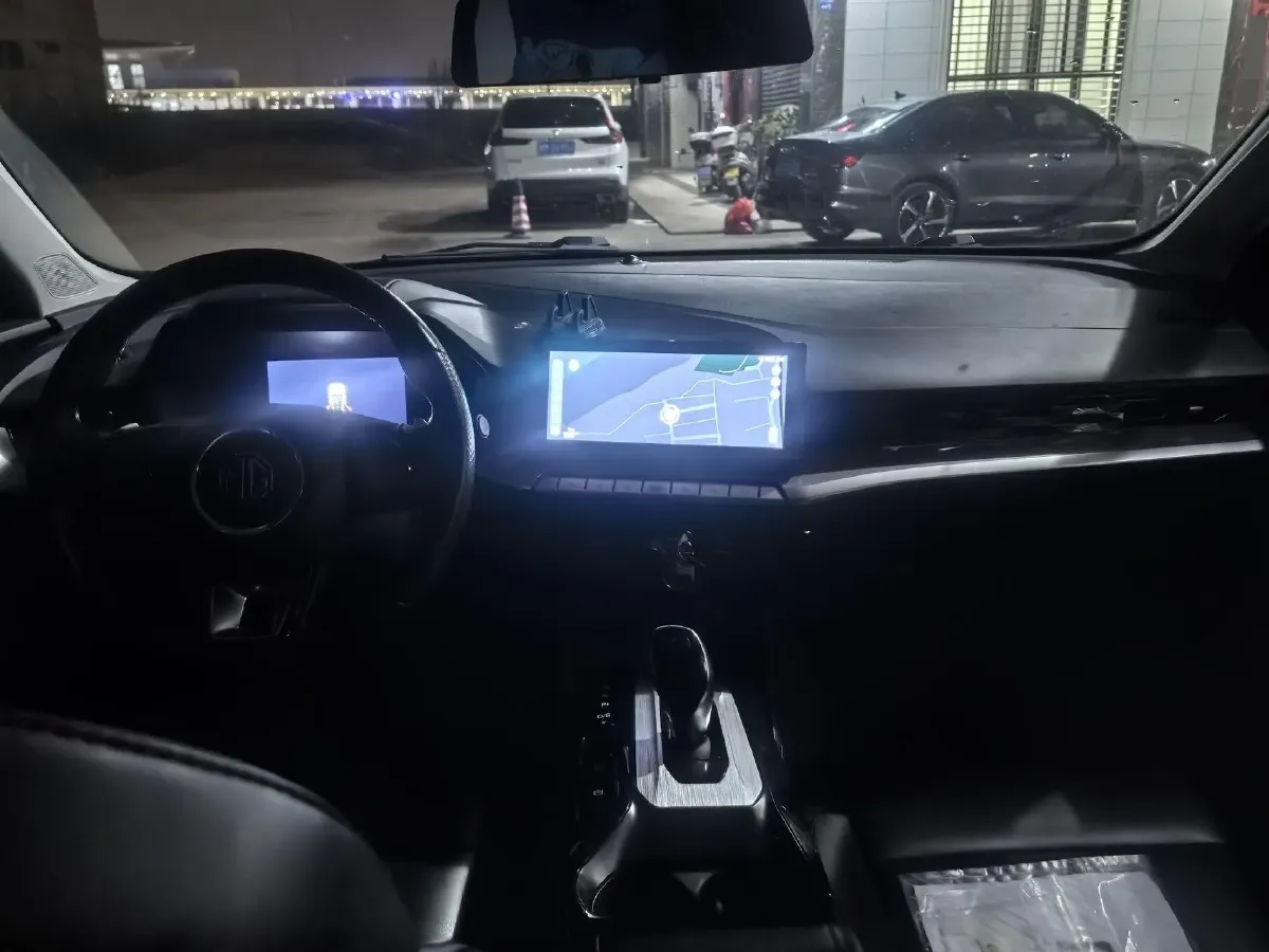 2021 MG 5 1.5T 173HP L4 7DCT,autocango,china used car exporter,china ev exporter,chinese used car exporter,chinese used ev exporter