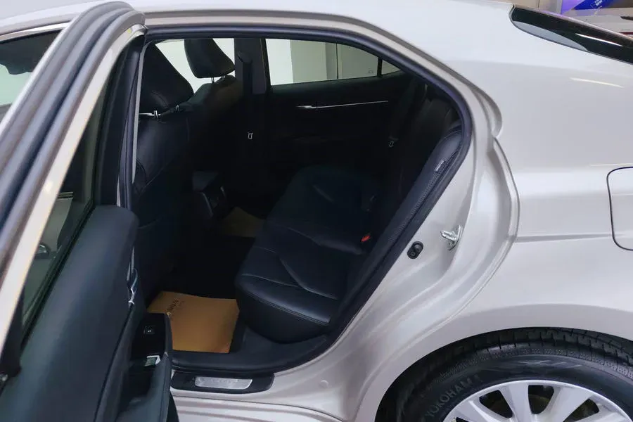 2021 Toyota Camry 2.0L 178HP L4 CVT,autocango,china used car exporter,china ev exporter,chinese used car exporter,chinese used ev exporter