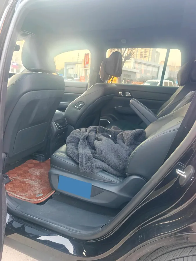 2021 Li ONE Range Extended 131HP REEV 40.5KWH,autocango,china used car exporter,china ev exporter,chinese used car exporter,chinese used ev exporter