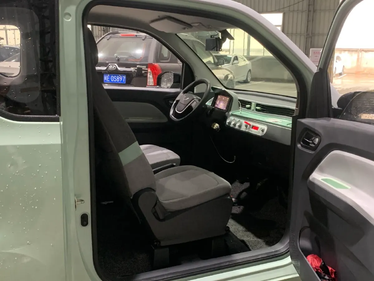 2022 WuLing HongGuang MINI EV BEV 9KWH,autocango,china used car exporter,china ev exporter,chinese used car exporter,chinese used ev exporter