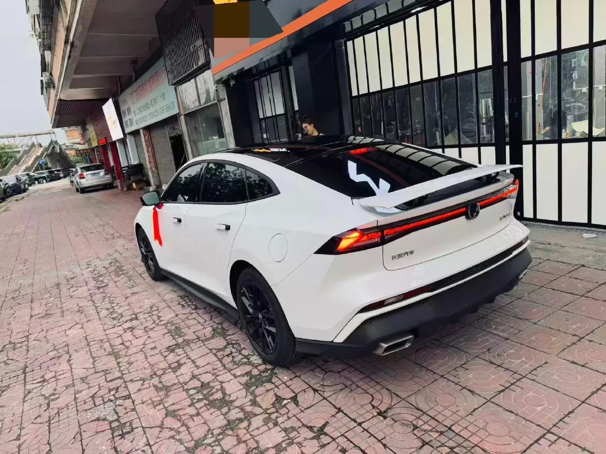 2024 ChangAn UNI-V 1.5T 188HP L4 7DCT,autocango,china used car exporter,china ev exporter,chinese used car exporter,chinese used ev exporter