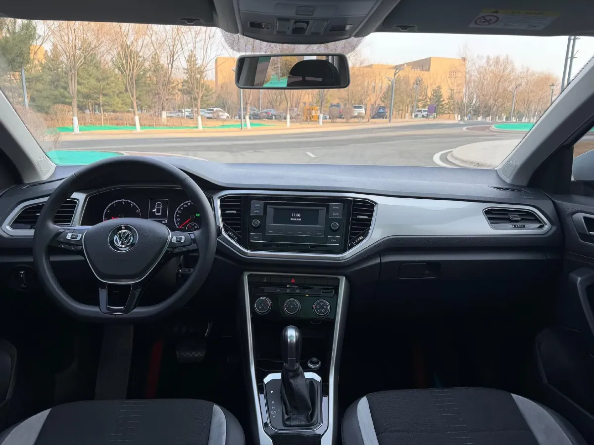 2019 Volkswagen T-Roc 1.4T 131HP L4 7DCT,autocango,china used car exporter,china ev exporter,chinese used car exporter,chinese used ev exporter