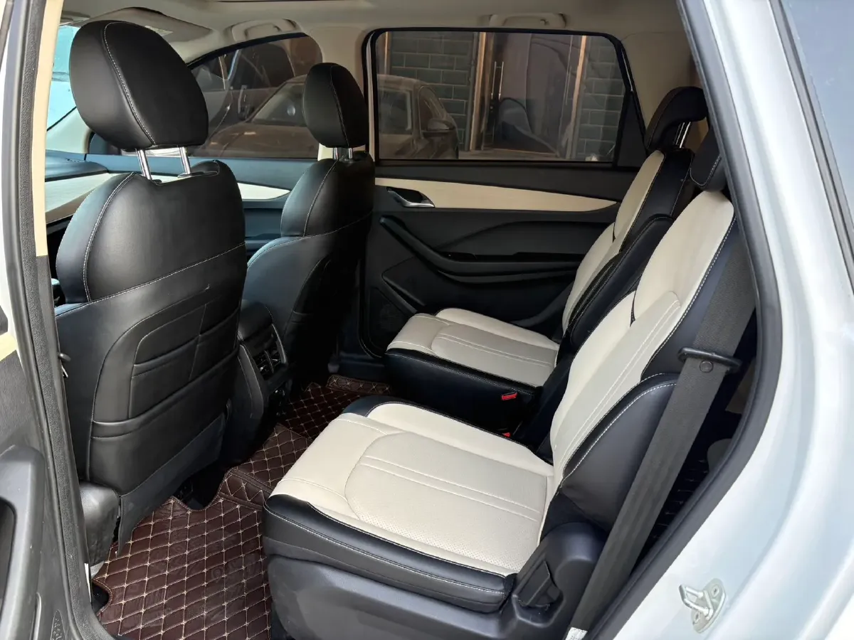 2018 BaoJun 360 1.5L 112HP L4 6MT,autocango,china used car exporter,china ev exporter,chinese used car exporter,chinese used ev exporter