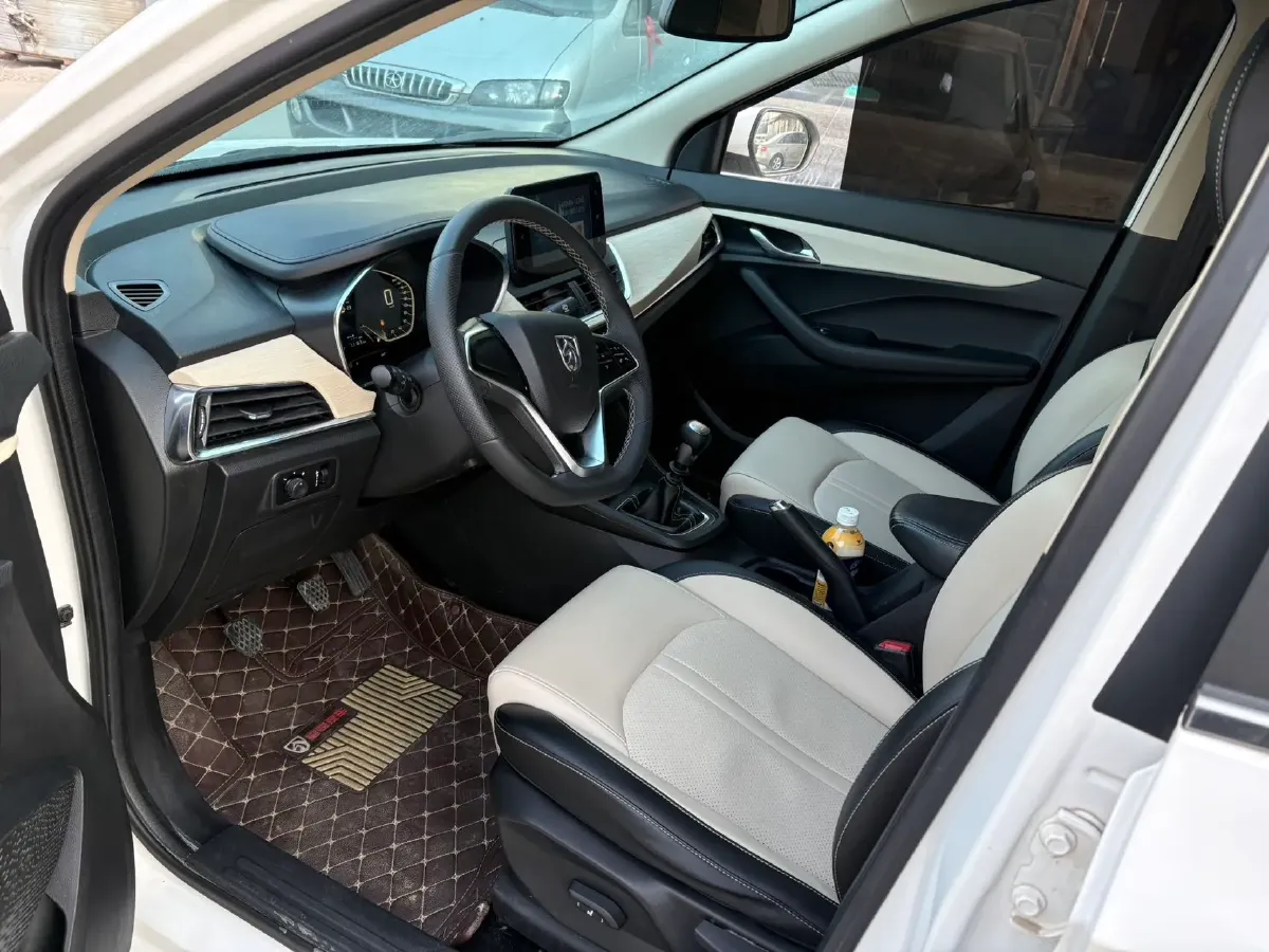 2018 BaoJun 360 1.5L 112HP L4 6MT,autocango,china used car exporter,china ev exporter,chinese used car exporter,chinese used ev exporter