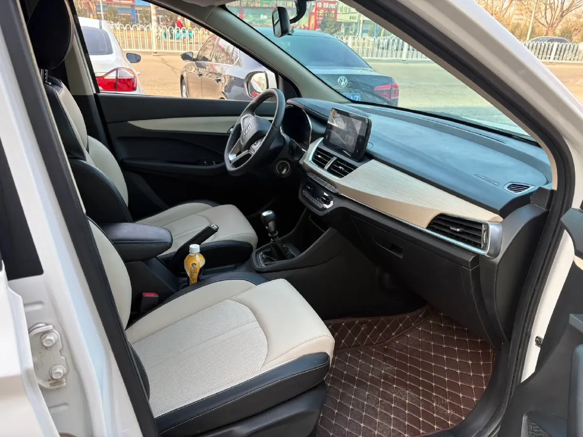 2018 BaoJun 360 1.5L 112HP L4 6MT,autocango,china used car exporter,china ev exporter,chinese used car exporter,chinese used ev exporter