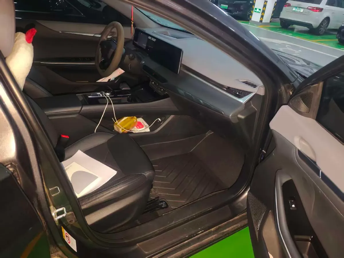 2023 ChangAn Raeton Plus 1.5T 188HP L4 7DCT,autocango,china used car exporter,china ev exporter,chinese used car exporter,chinese used ev exporter