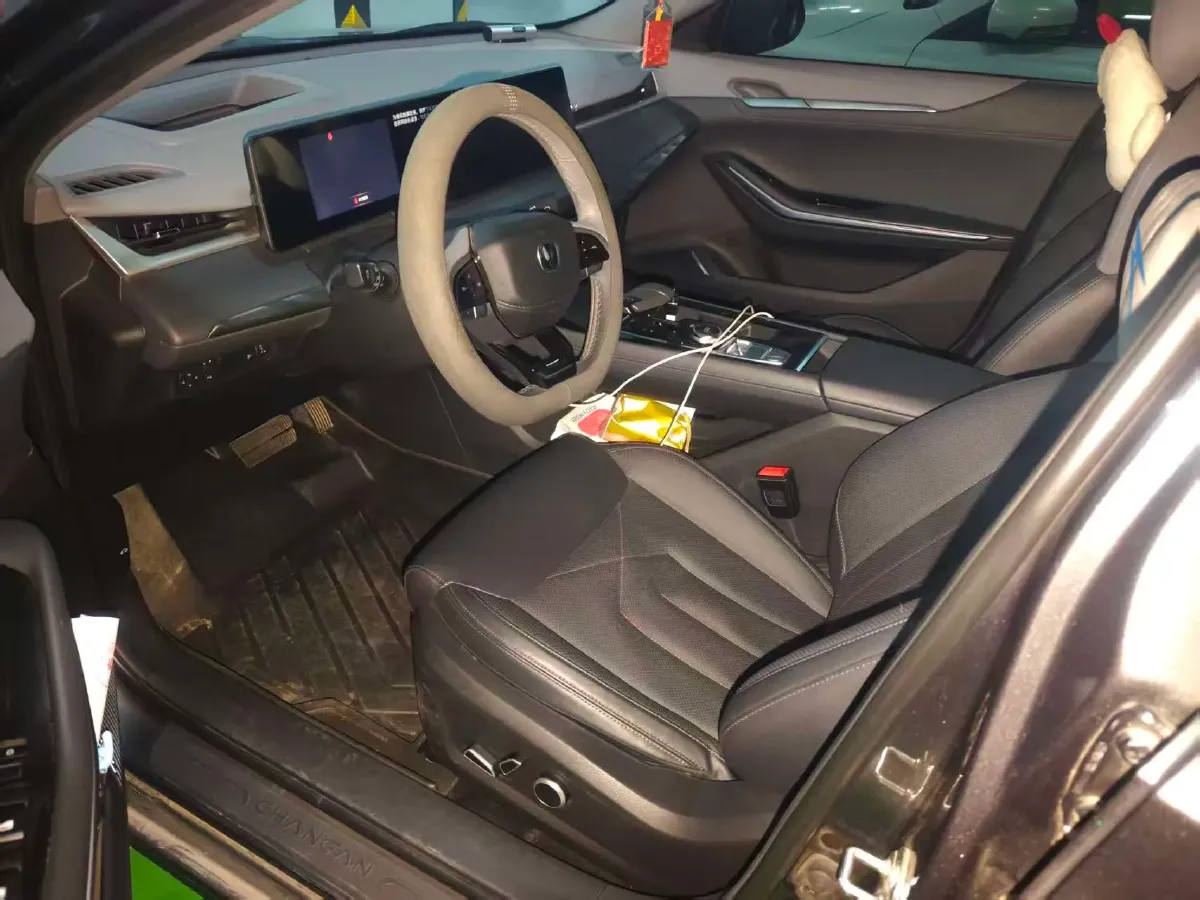 2023 ChangAn Raeton Plus 1.5T 188HP L4 7DCT,autocango,china used car exporter,china ev exporter,chinese used car exporter,chinese used ev exporter