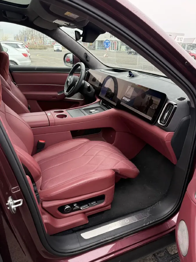 2025 AITO AITO M8 REEV 160HP REEV 53.4KWH,autocango,china used car exporter,china ev exporter,chinese used car exporter,chinese used ev exporter