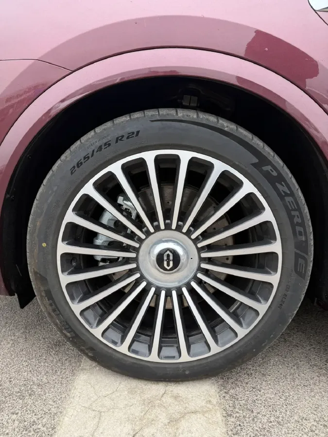 2025 AITO AITO M8 REEV 160HP REEV 53.4KWH,autocango,china used car exporter,china ev exporter,chinese used car exporter,chinese used ev exporter