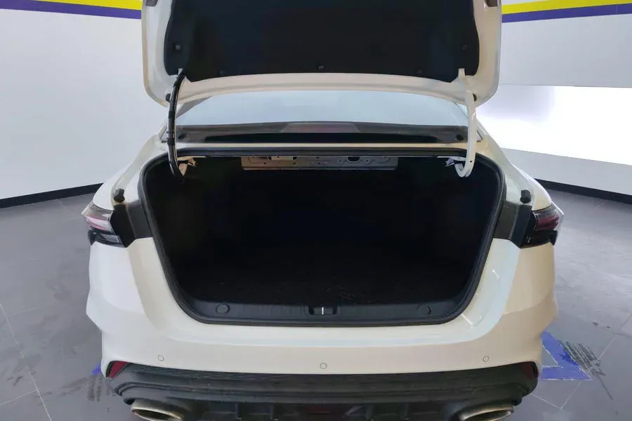 2024 Geely Binray 1.5T 181HP L4 7DCT,autocango,china used car exporter,china ev exporter,chinese used car exporter,chinese used ev exporter