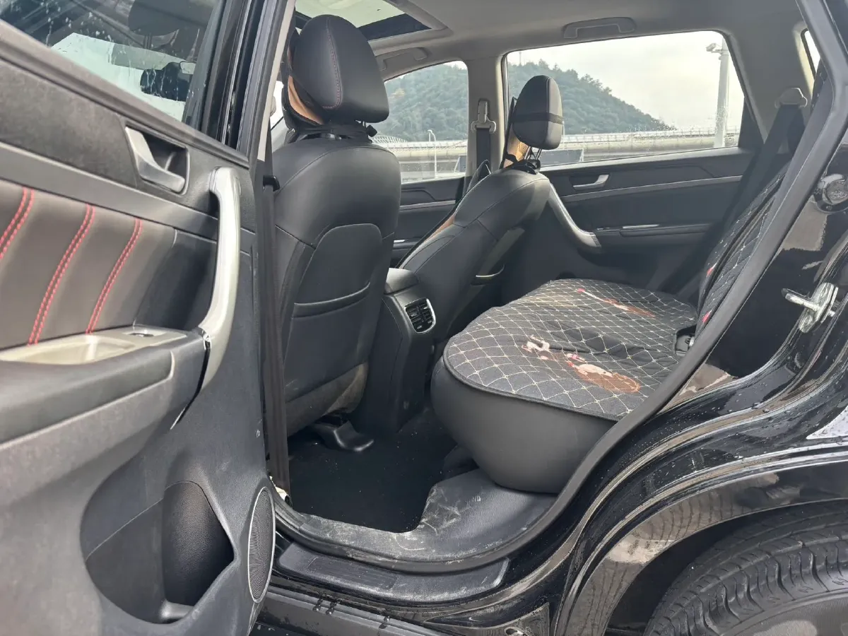 2019 Haval M6 1.5T 150HP L4 7DCT,autocango,china used car exporter,china ev exporter,chinese used car exporter,chinese used ev exporter
