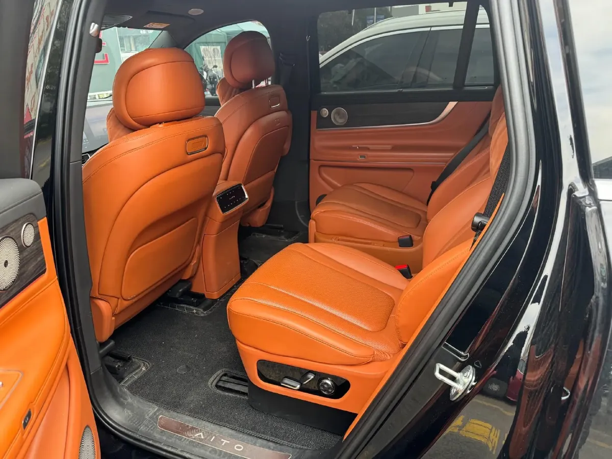 2024 AITO AITO M9 1.5T 152HP L4 REEV 42KWH,autocango,china used car exporter,china ev exporter,chinese used car exporter,chinese used ev exporter