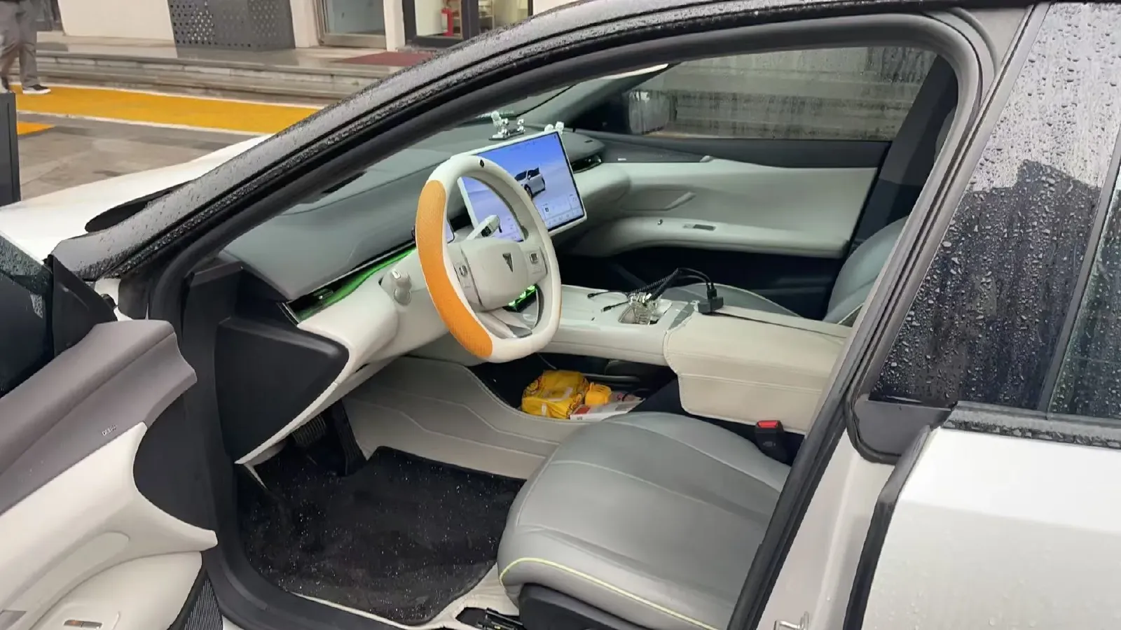 2025 Deepal L07 1.5L 98HP L4 REEV 28.39KWH,autocango,china used car exporter,china ev exporter,chinese used car exporter,chinese used ev exporter
