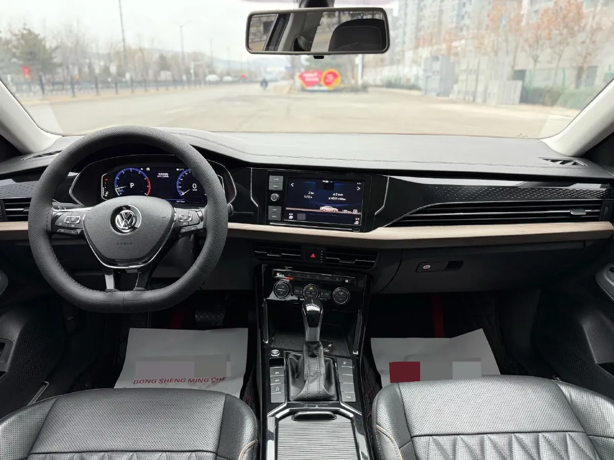 2019 Volvo V40 1.5T 152HP L4 6AT,autocango,china used car exporter,china ev exporter,chinese used car exporter,chinese used ev exporter