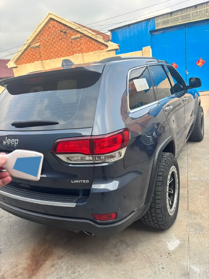 2020 Jeep Grand Cherokee 3.0L 234HP V6 8AT,autocango,china used car exporter,china ev exporter,chinese used car exporter,chinese used ev exporter