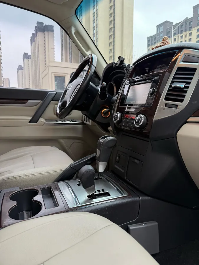 2018 Mitsubishi Pajero 3.0L 174HP V6 5AT,autocango,china used car exporter,china ev exporter,chinese used car exporter,chinese used ev exporter