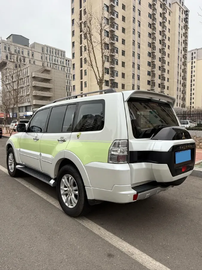 2018 Mitsubishi Pajero 3.0L 174HP V6 5AT,autocango,china used car exporter,china ev exporter,chinese used car exporter,chinese used ev exporter