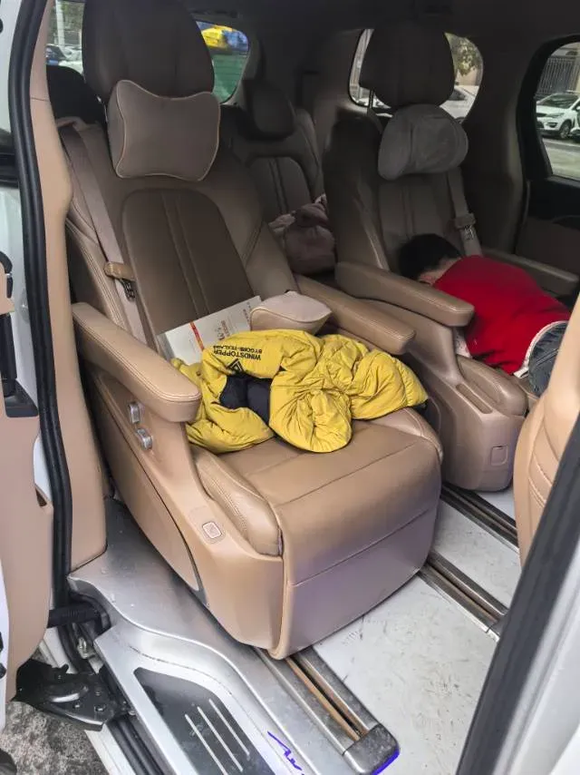 2021 Buick GL8 2.0T 237HP L4 9AT,autocango,china used car exporter,china ev exporter,chinese used car exporter,chinese used ev exporter