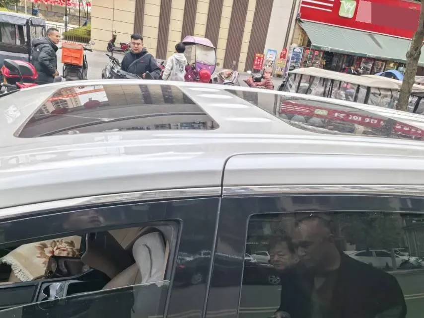 2021 Buick GL8 2.0T 237HP L4 9AT,autocango,china used car exporter,china ev exporter,chinese used car exporter,chinese used ev exporter