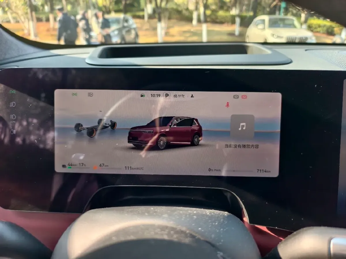 2025 AITO AITO M8 REEV 160HP REEV 53.4KWH,autocango,china used car exporter,china ev exporter,chinese used car exporter,chinese used ev exporter