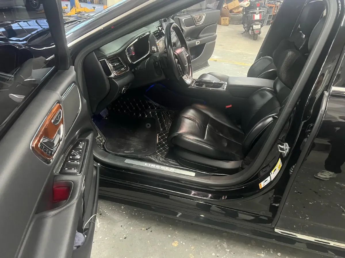 2017 Lincoln Continental 2.0T 261HP L4 6AT,autocango,china used car exporter,china ev exporter,chinese used car exporter,chinese used ev exporter