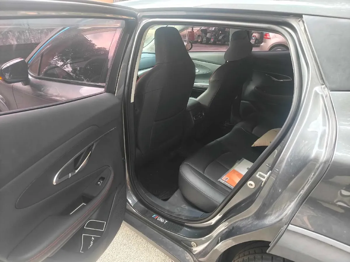 2020 ChangAn UNI-T 1.5T 180HP L4 7DCT,autocango,china used car exporter,china ev exporter,chinese used car exporter,chinese used ev exporter