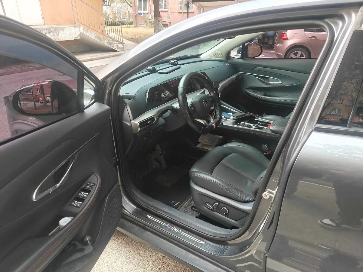 2020 ChangAn UNI-T 1.5T 180HP L4 7DCT,autocango,china used car exporter,china ev exporter,chinese used car exporter,chinese used ev exporter