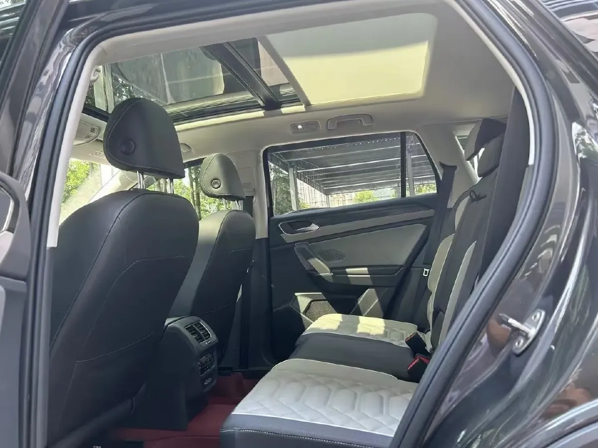 2024 Volkswagen Tayron 2.0T 186HP L4 7DCT,autocango,china used car exporter,china ev exporter,chinese used car exporter,chinese used ev exporter