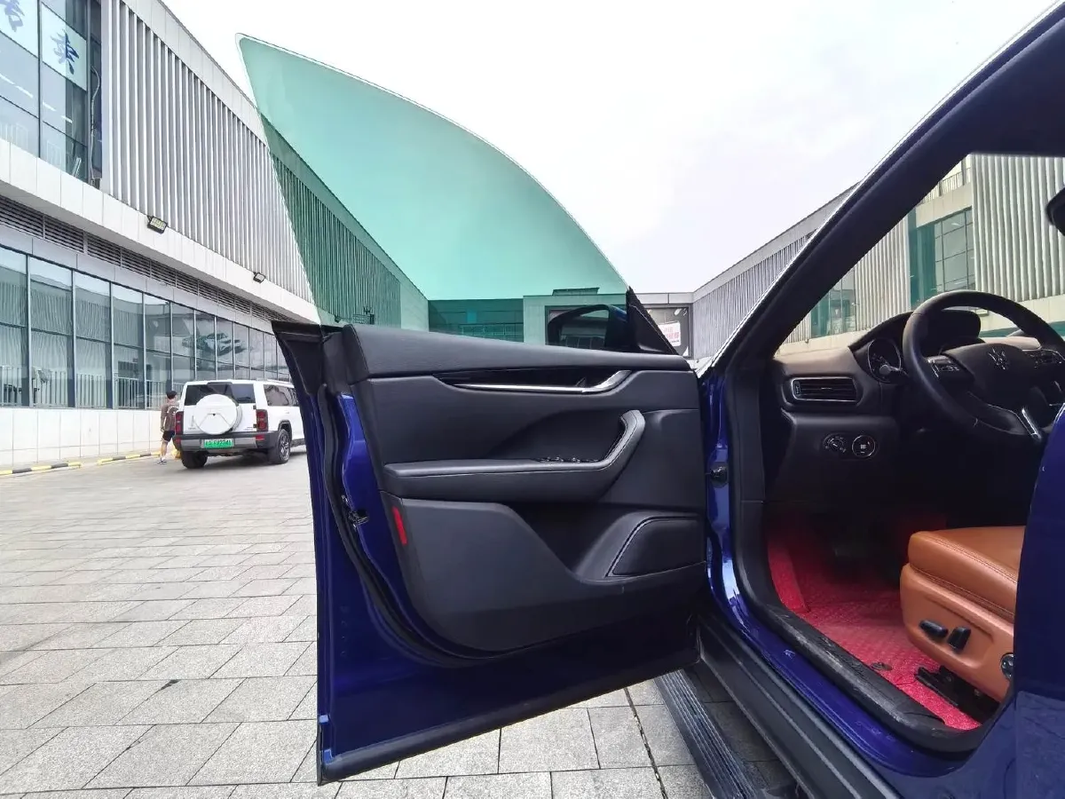 2018 Maserati Levante 3.0T 350HP V6 8AT,autocango,china used car exporter,china ev exporter,chinese used car exporter,chinese used ev exporter