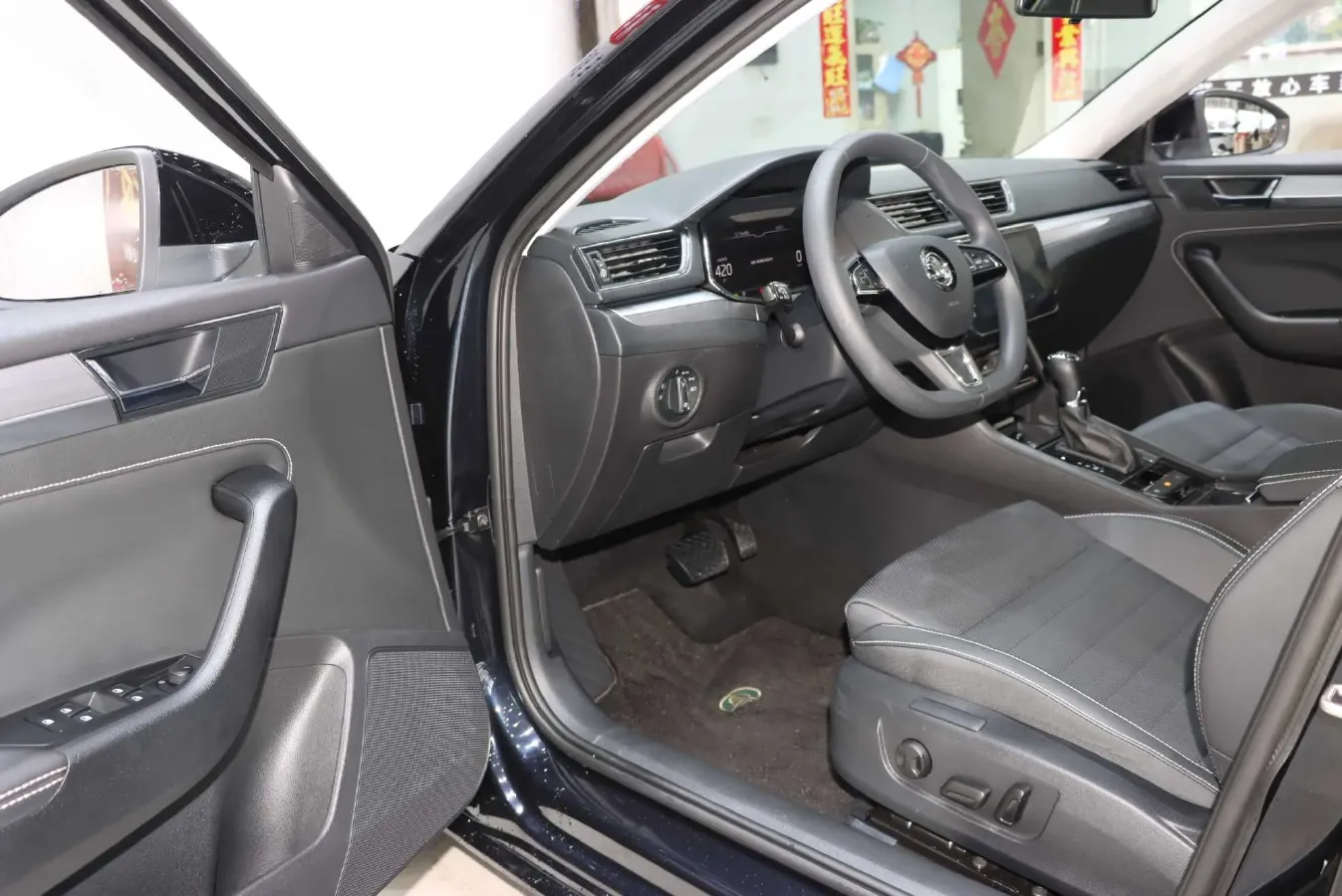 2024 Skoda Superb 1.4T 150HP L4 7DCT,autocango,china used car exporter,china ev exporter,chinese used car exporter,chinese used ev exporter