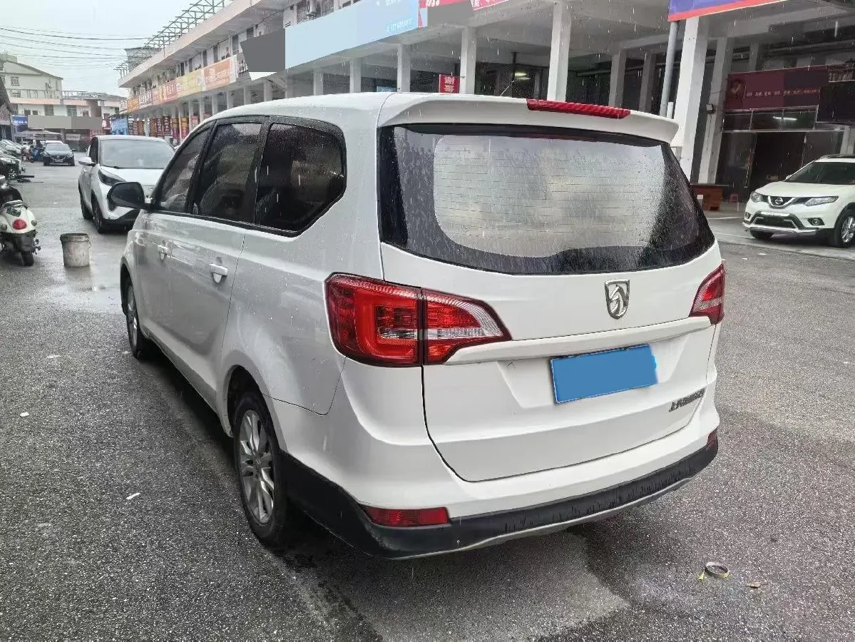2016 BaoJun 730 1.5L 112HP L4 5MT,autocango,china used car exporter,china ev exporter,chinese used car exporter,chinese used ev exporter