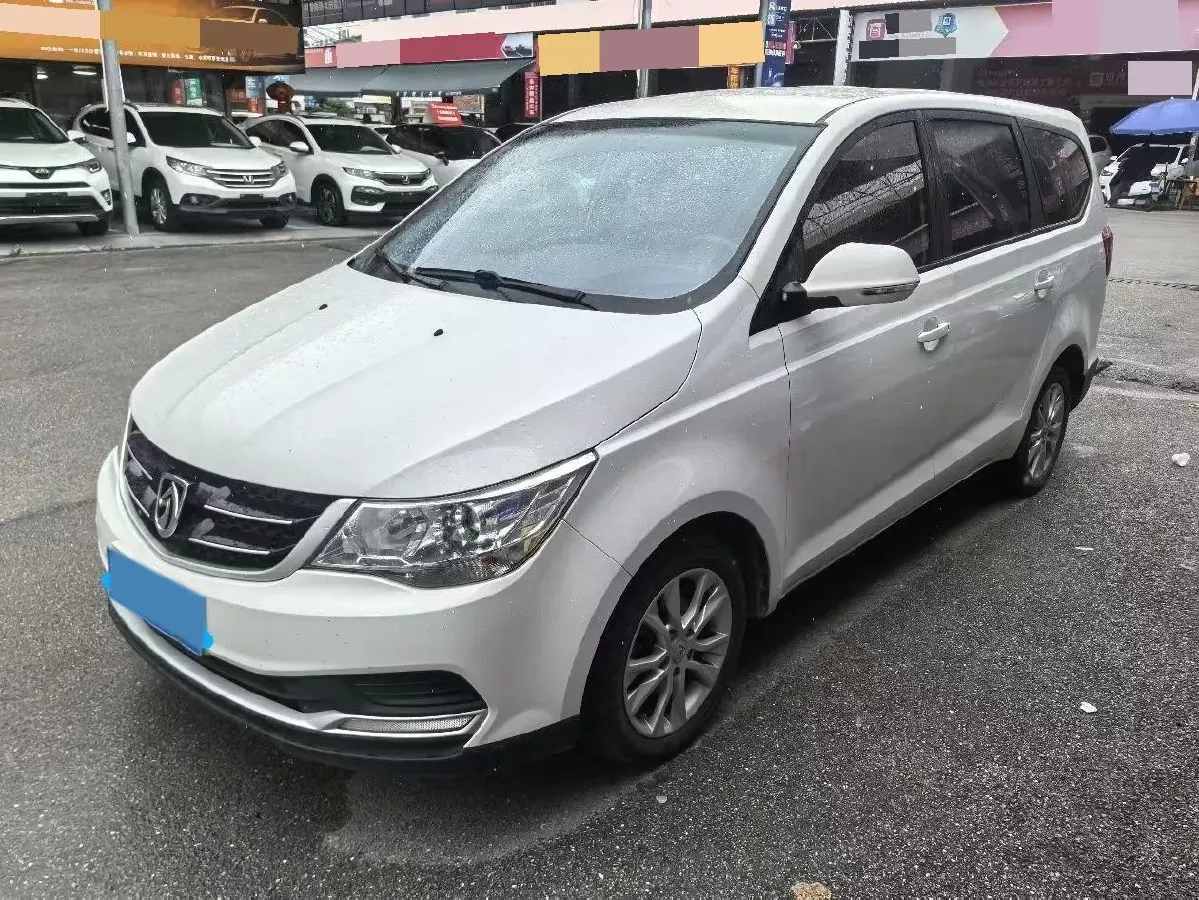 2016 BaoJun 730 1.5L 112HP L4 5MT,autocango,china used car exporter,china ev exporter,chinese used car exporter,chinese used ev exporter