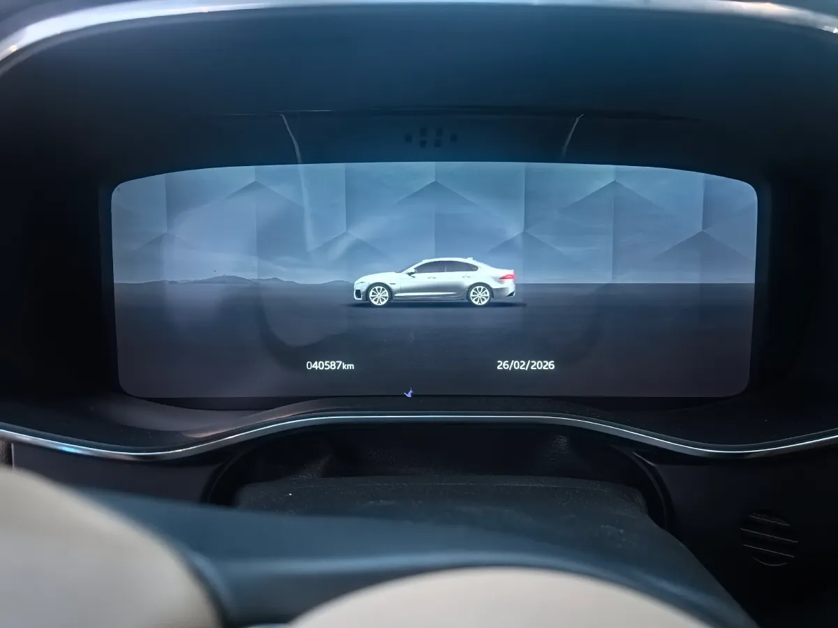 2022 Jaguar XFL 2.0T 250HP L4 8AT,autocango,china used car exporter,china ev exporter,chinese used car exporter,chinese used ev exporter