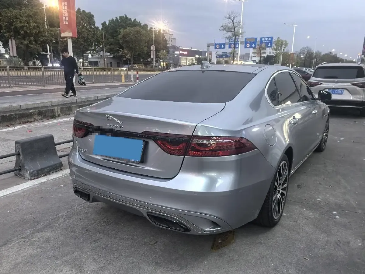 2022 Jaguar XFL 2.0T 250HP L4 8AT,autocango,china used car exporter,china ev exporter,chinese used car exporter,chinese used ev exporter
