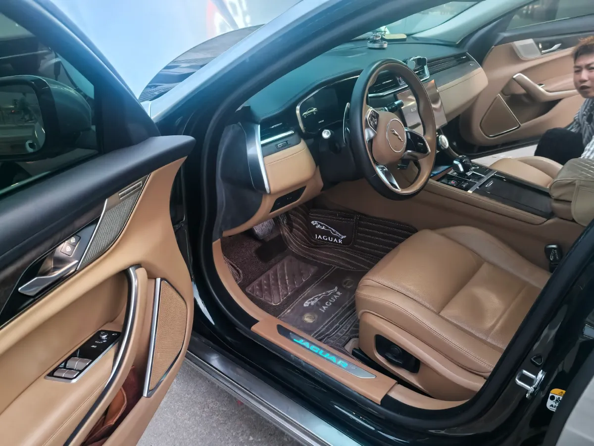 2022 Jaguar XFL 2.0T 250HP L4 8AT,autocango,china used car exporter,china ev exporter,chinese used car exporter,chinese used ev exporter