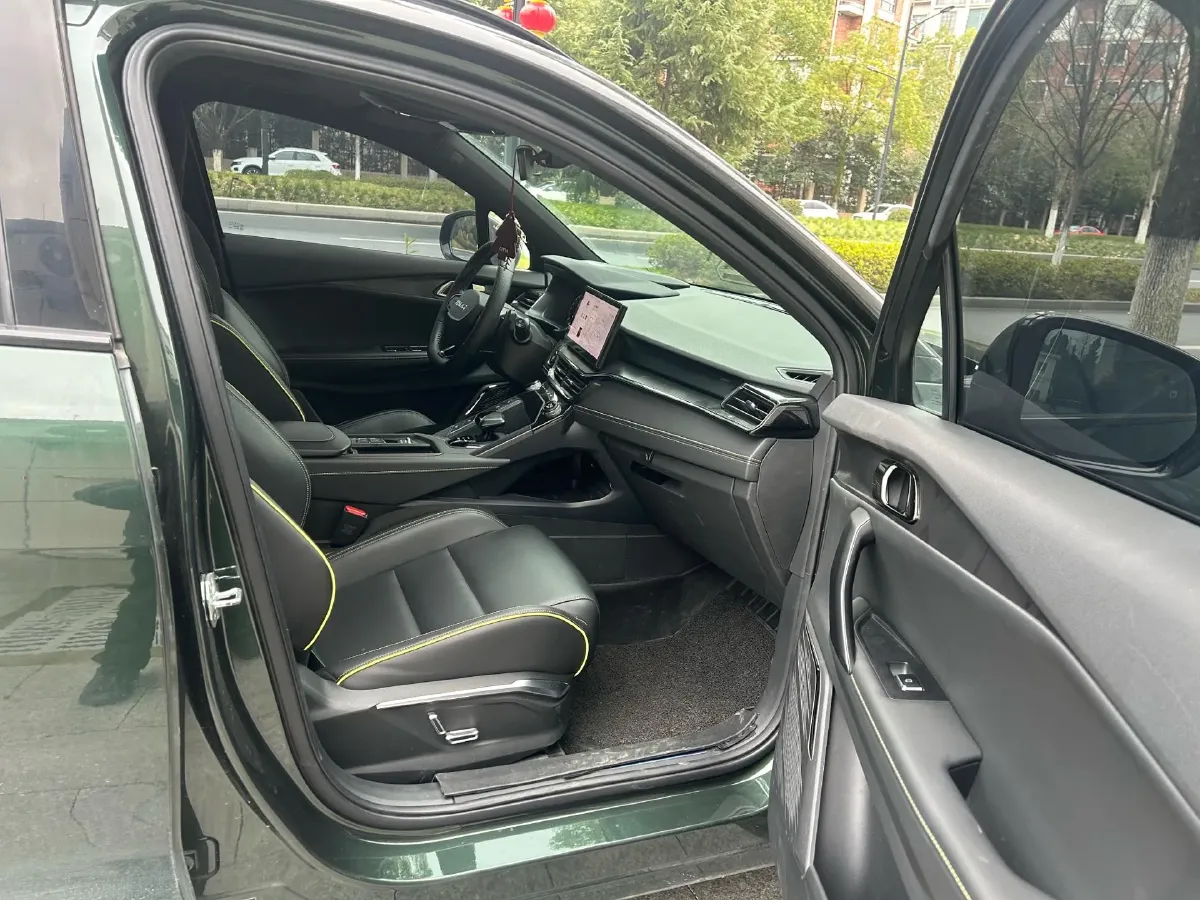 2023 LYNK&CO 06 1.5T 181HP L4 7DCT,autocango,china used car exporter,china ev exporter,chinese used car exporter,chinese used ev exporter