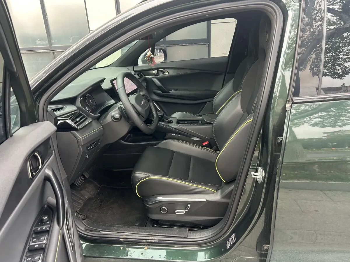 2023 LYNK&CO 06 1.5T 181HP L4 7DCT,autocango,china used car exporter,china ev exporter,chinese used car exporter,chinese used ev exporter